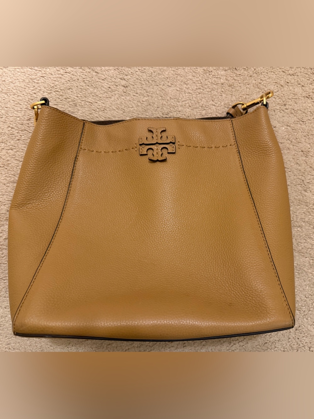 EUC Tory Burch 
McGraw Bucket Bag - Picture 2 of 4
